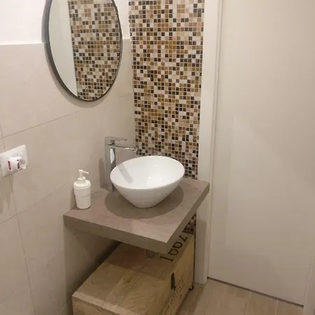 4 Via Valona - Executive Luxury Apartment Bari Exterior photo